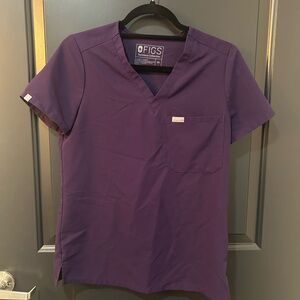 Figs Purple Scrub set